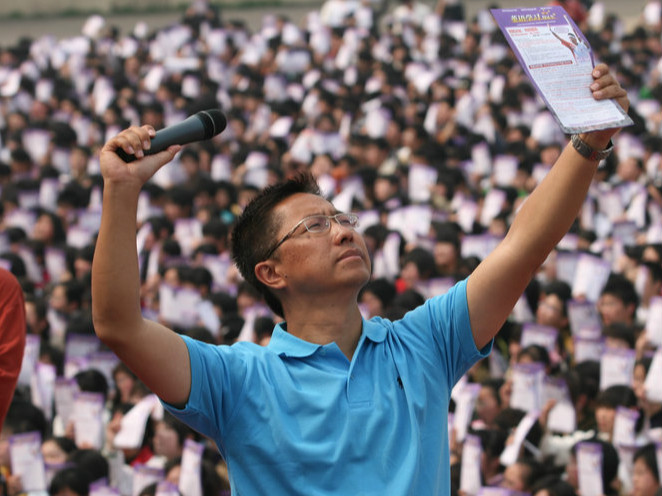 李陽(yáng)再為瘋狂英語(yǔ)招生 做直銷只是為了拓展市場(chǎng)渠道？