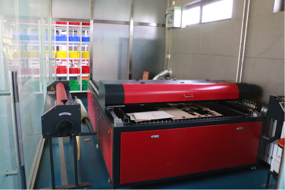 智控坊、數(shù)控工坊??首師大附中創(chuàng)客空間堪比小型工廠